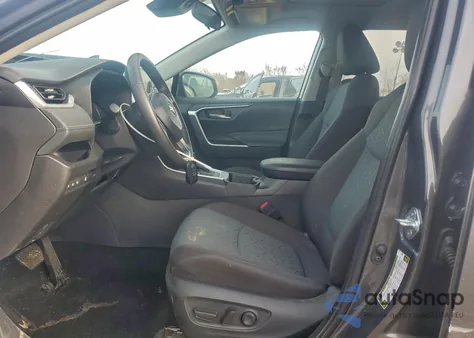 2025 Toyota Rav4 Xle z USA, uszkodzony, nr VIN 2T3P1RFV3SW567255